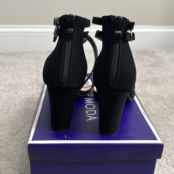 Top Moda Black Sandals - Picture 2 of 4